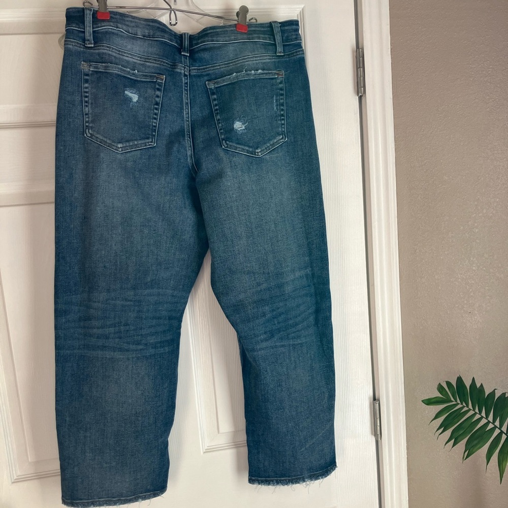 Edgely relaxed boyfriend crop jeans. New without tags. Size 16.